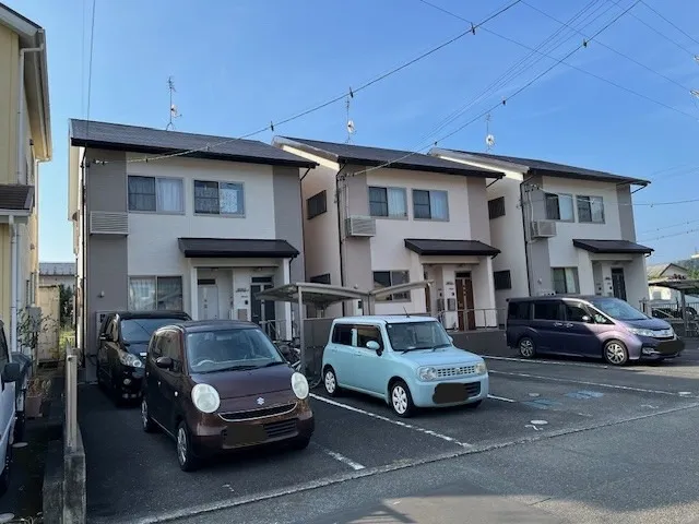 【静岡市清水区 Oアパート塗装 A,B,C棟】色違いの素敵なアパートになりました!